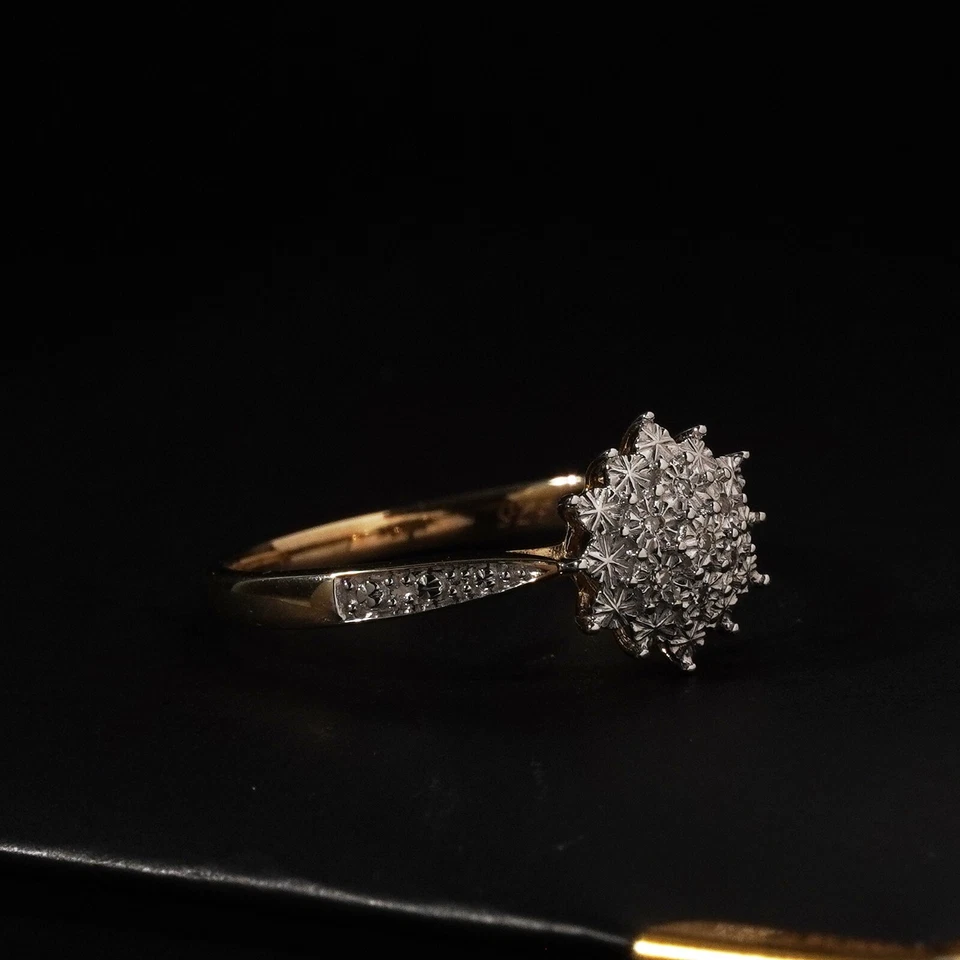 9ct Yellow & White Gold Diamond Starburst Flower Cluster Ring Size P / 7.5 - Image 4 of 4