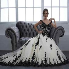 Gothic Black and White Wedding Dresses Lace Appliques Sleeveless Bridal Gowns-