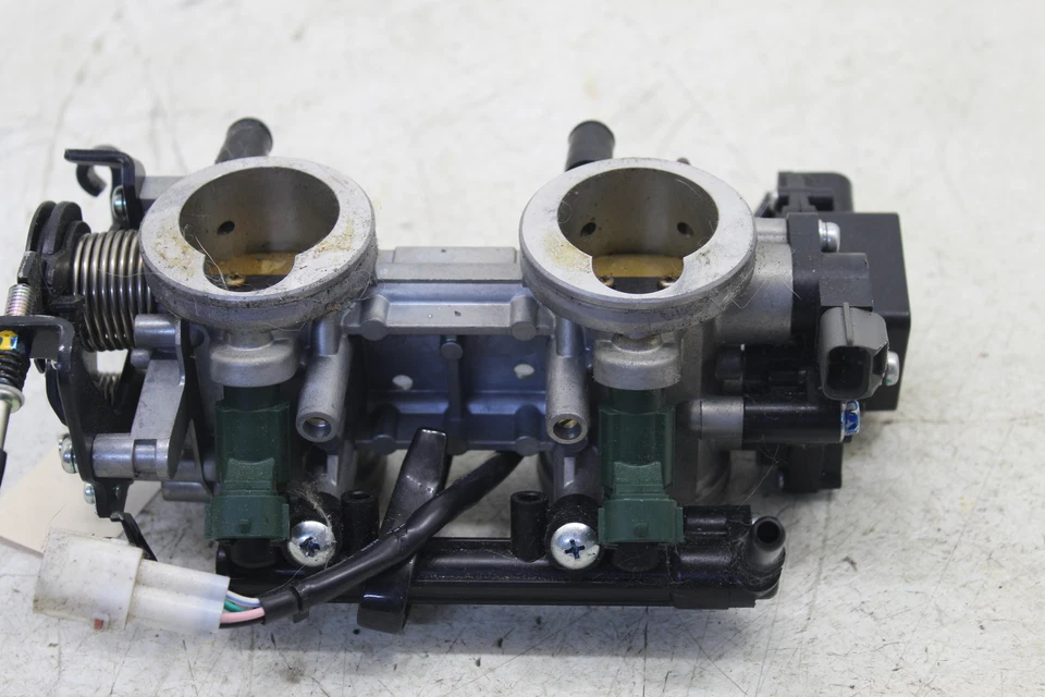 Kawasaki Ninja 650 2013 OEM inyectores de combustible principales/cuerpos del acelerador A40D Foto 2 de 4