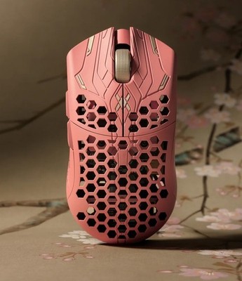 Finalmouse ULX Sakura Gaming-Maus (Medium)