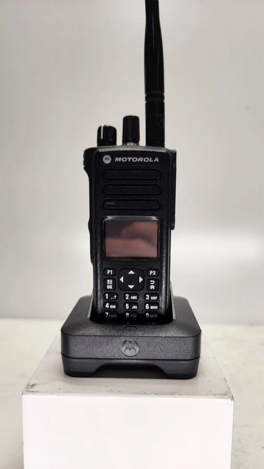 Motorola TRBO XPR7550 XPR 7550 VHF 136-174 MHz 1000 canales 5W (Kit completo) Foto 2 de 4