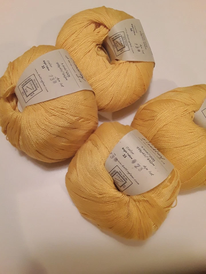 4 Juniper Moon Findley • Merino/Seda • Encaje • 3,5 oz/798 yardas • Amarillo brillante 33 Foto 3 de 4