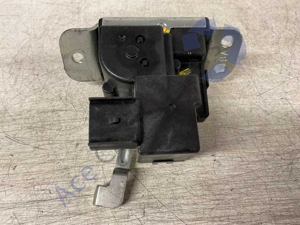 Hyundai i10 IA Mk2 13-16 Boot Lock - Image 4 of 4