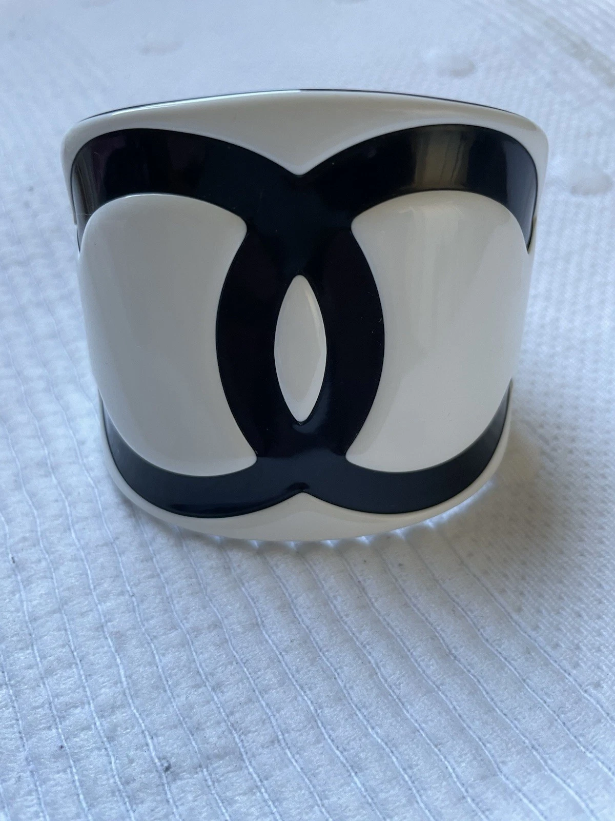 CHANEL Maxi Bracelet Manchette Logo CC.