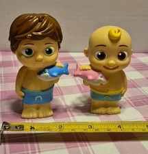 Cocomelon JJ And TomTom Figure From Musical Bathtime Set 2021 Moonbug Just Play