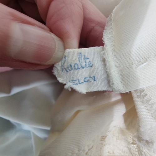 Vintage 1960's Van Raalte Opaquelon lace trimmed full slip size 32 ? Ivory #2226 - Picture 14 of 19