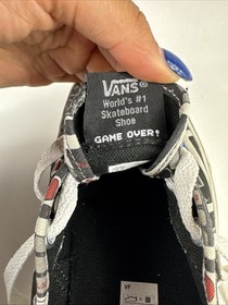Vans x Nintendo NES Controller Shoes Men&rsquo;s Size 6.5 &ndash; Women 8 Game Over Soles