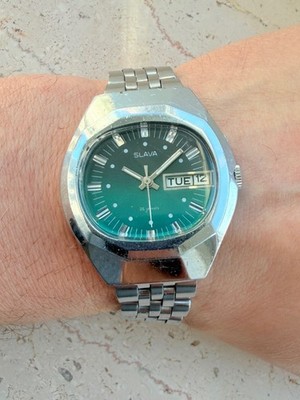 Eine Slava Uhr in schönem grün, CCCP, 70er Jahre