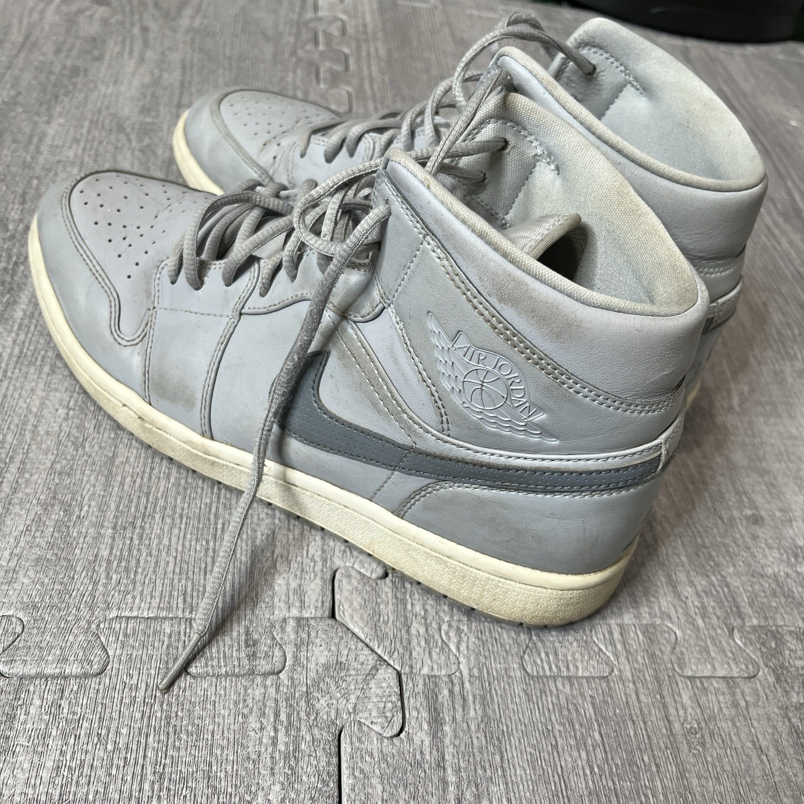 Nike Air Jordan 1 Mid Cool Grey 554724-033 Men’s Size 10 Retro Shoes