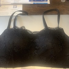 VICTORIA SECRET Solid Black Stretch Fit Lace Lined No Wire Bralette Size MEDIUM