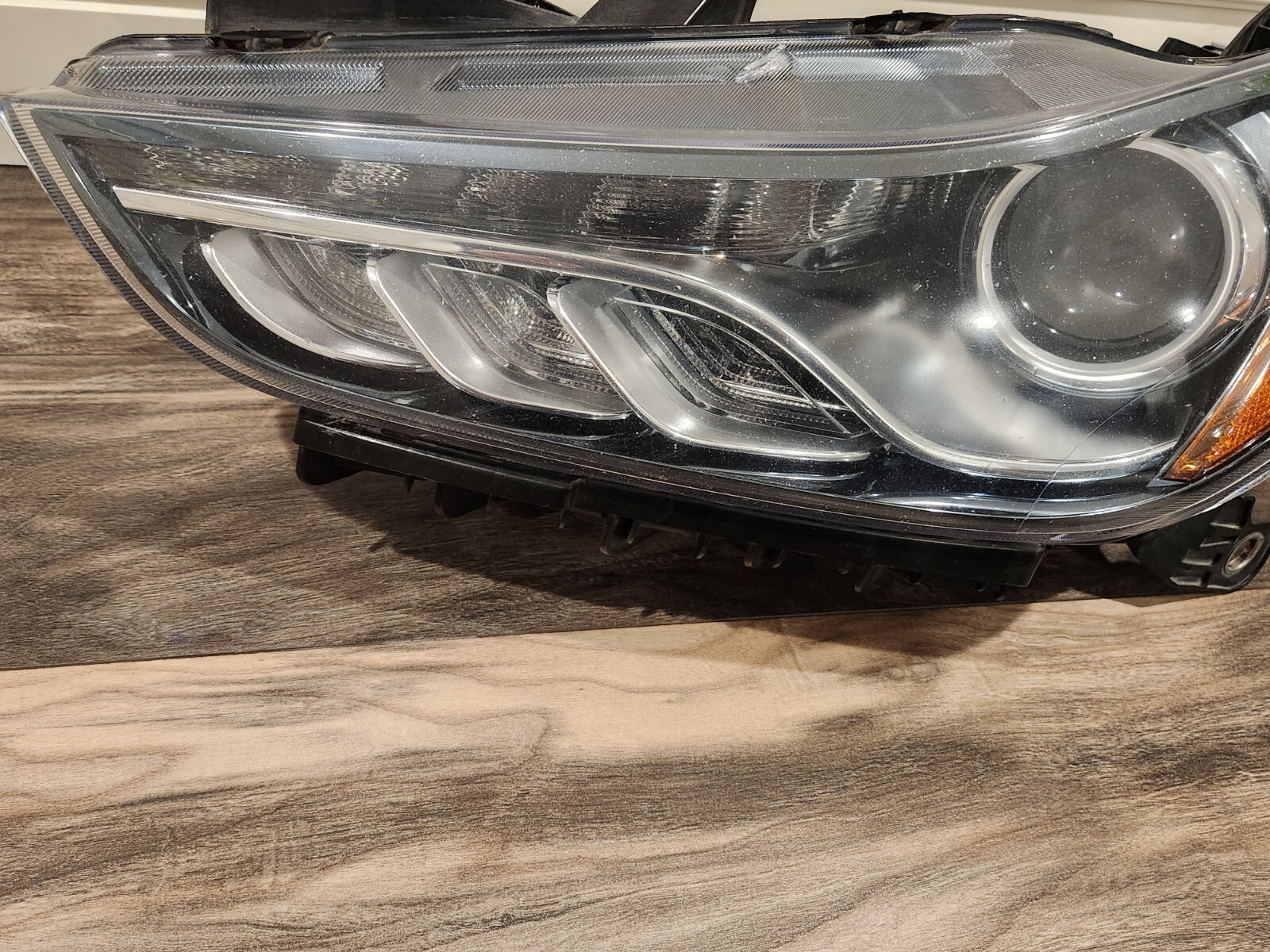 14-18 Maserati Ghibli OEM Left Driver Side Headlight Assembly Lamp Xenon Good