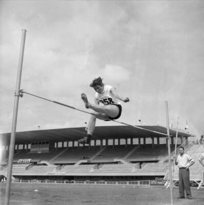 Athletics Swiss Championships 1955 Lausanne ladies highjump V - 1955 Old Photo