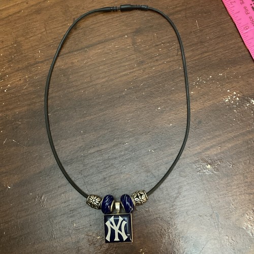 New York Yankees MLB- Lifetiles Necklace with Beads 18” - Picture 7 of 7