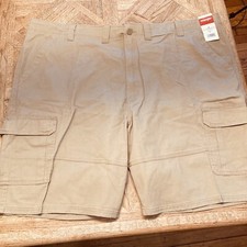 NWT Wrangler's Men's Cargo Shorts, Size 48", 10" Inseam