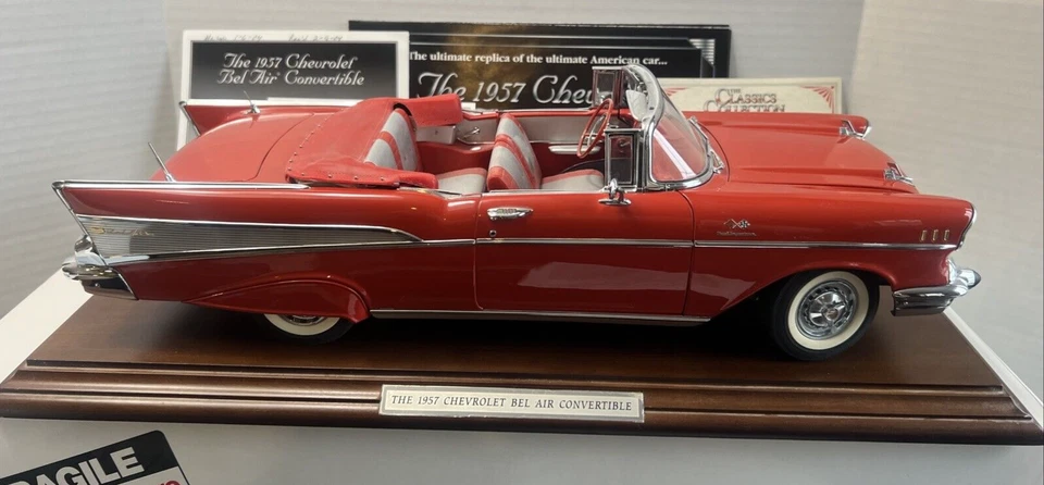 Danbury 1957 Chevrolet Bel Air conversível escala 1/12 com suporte de caixa certificado de autenticidade vermelho perfeito - Imagem 2 de 4