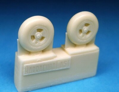 Barracuda Studios (BR-72107) 1:72 Spitfire 3-Slot Wheels Circumferential Tread