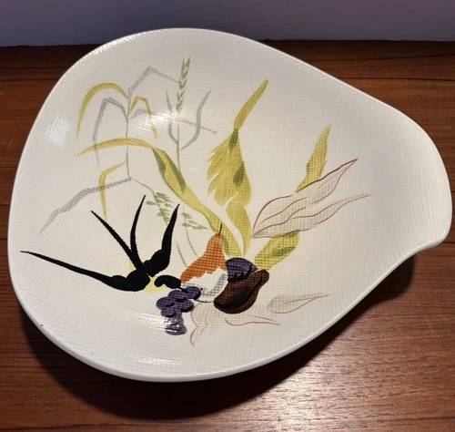 Vtg Red Wing Pottery Textured Capistrano 11” X 11.5 Coupe Serving Bowl RARE