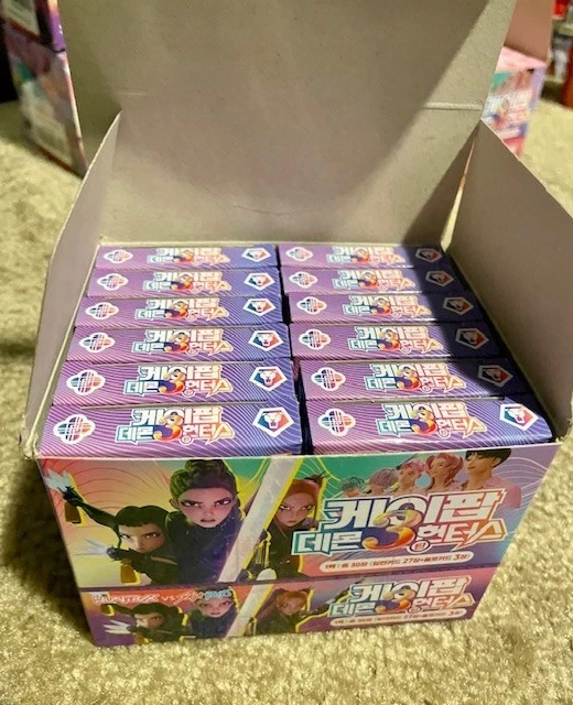 OFICIAL Caja de Tarjetas Fotográficas Kpop Cazadores de Demonios (324 Cartas + 36 Hologramas Raros) Foto 3 de 4