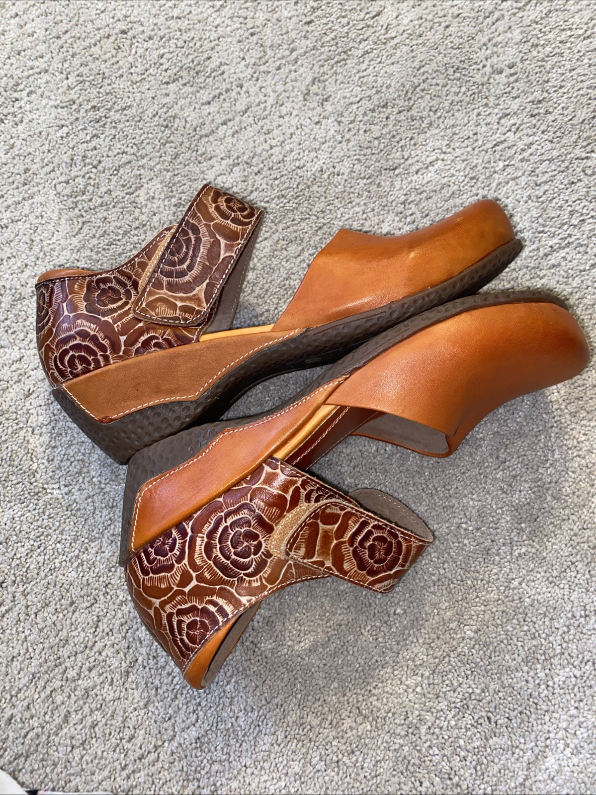 L'Artiste by Spring Step Gloss-Pansy Mary-Jane Camel  Women's Size 39 8.5 NWOT