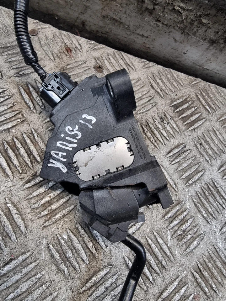 PEDAL ACELERADOR TOYOTA YARIS 781100D140 1.5 HYB HATCHBACK 2013 PEDAL ACELERADOR Foto 4 de 4