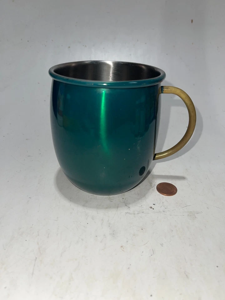 Taza mula Moscú esmeralda con mango de latón Foto 2 de 4