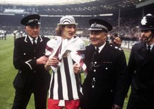 Liverpools Phil Thompson Is Escorted Away By Police 1974 Old Football Photo