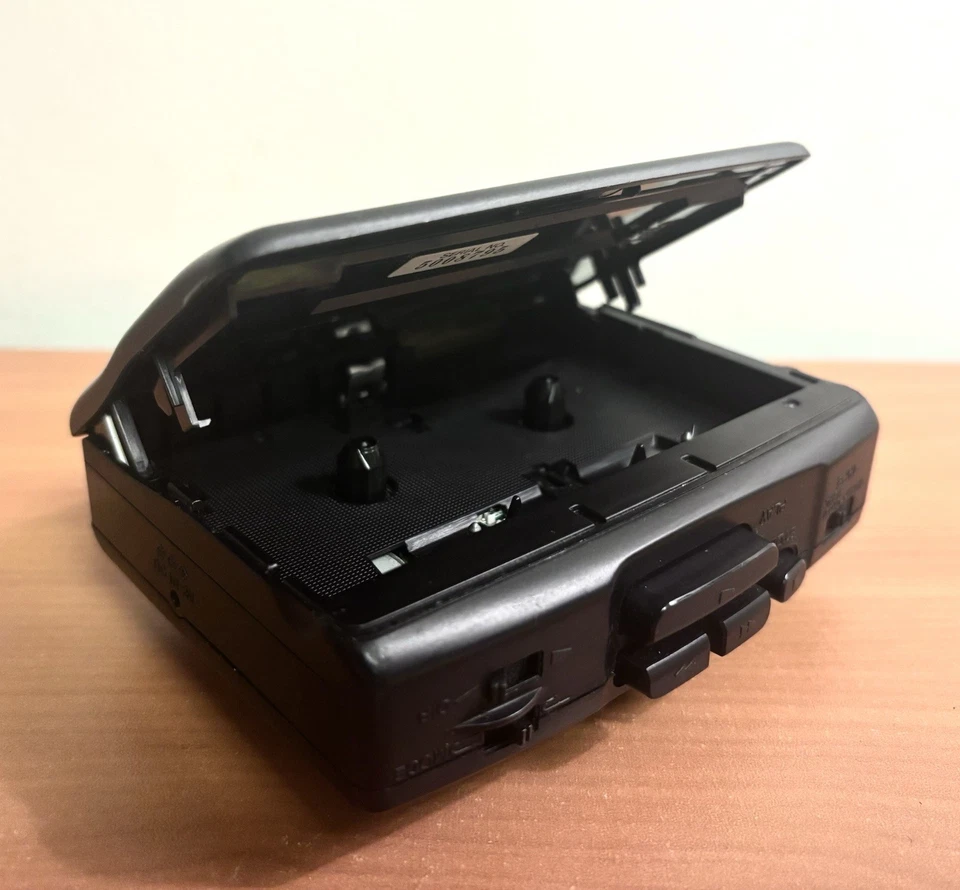 Reproductor de Cassette AM/FM SONY Walkman WM-FX407 - Cinturón Nuevo - Cassette Funciona Radio No Foto 4 de 4