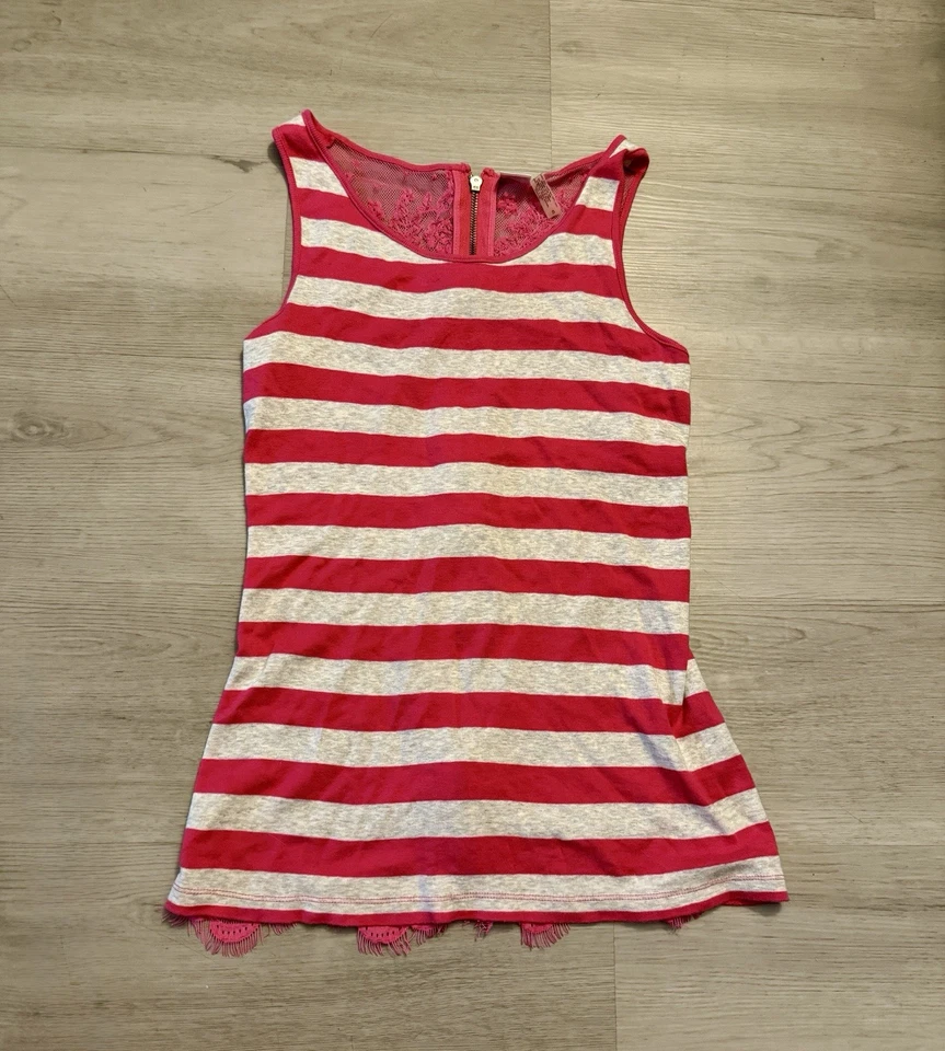 Camiseta sin mangas vintage Y2K corazón retorcido rosa y blanco a rayas con espalda de encaje talla pequeña Foto 2 de 4