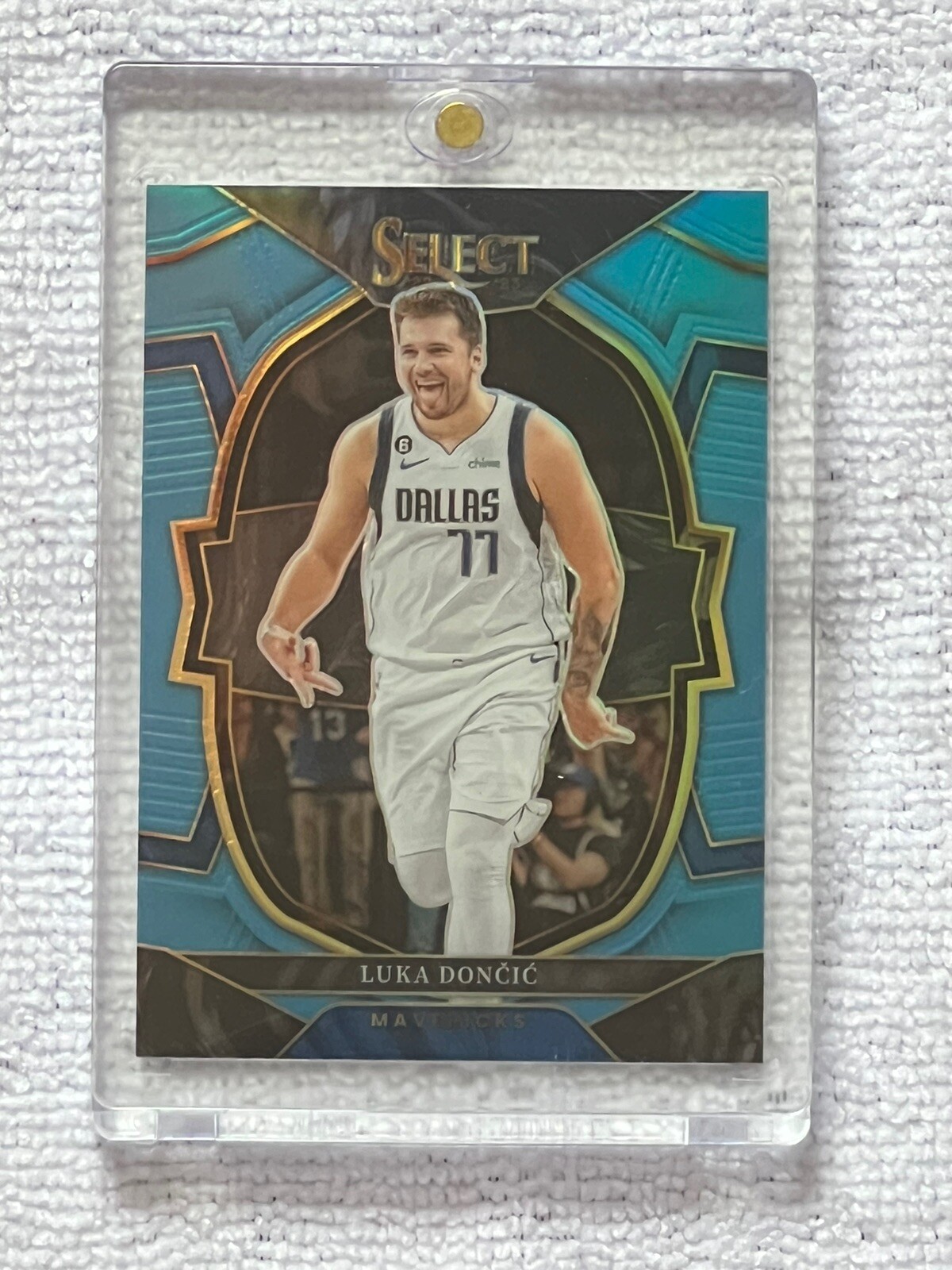 2022-23 Select Luka Doncic /299 Light Blue #51 Gorgeous Color Match