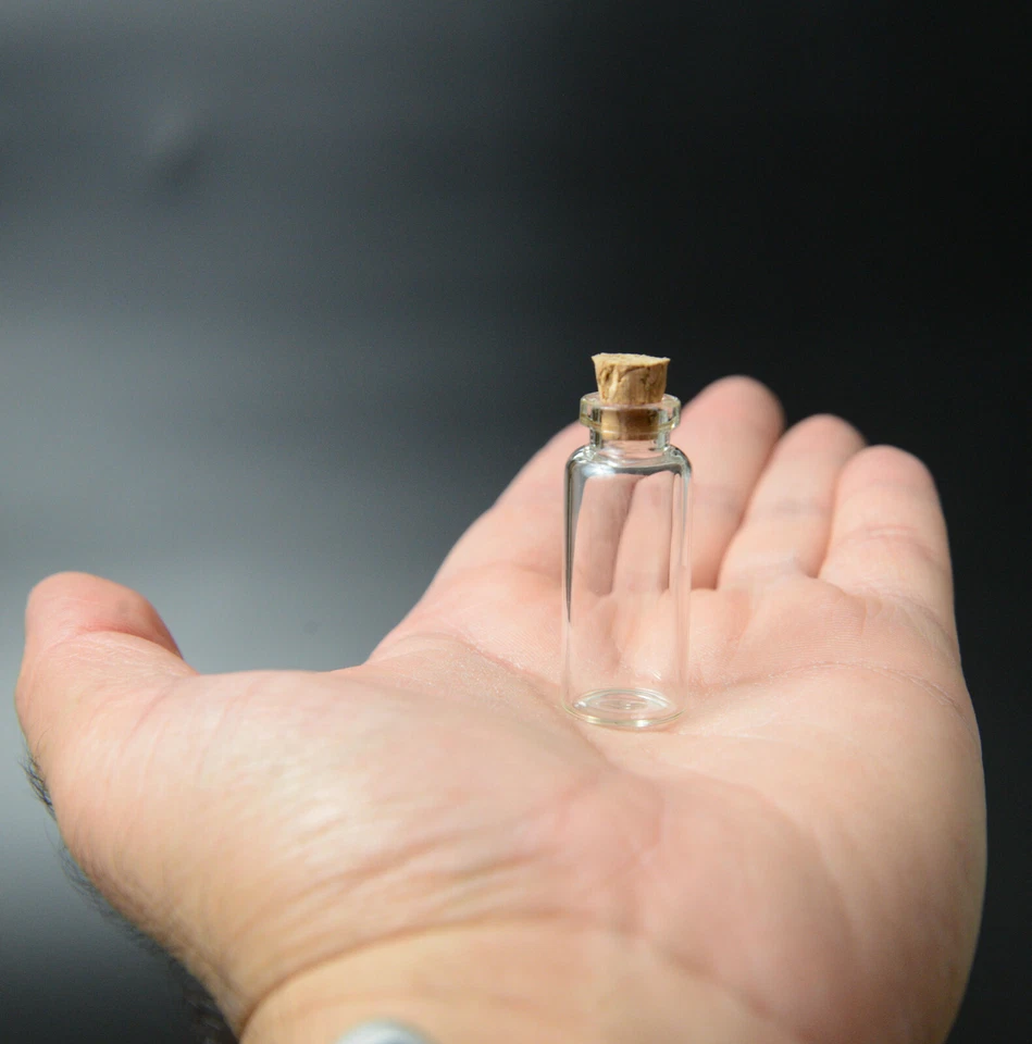 24 mini garrafas de vidro com rolha de cortiça frascos minúsculos armazenamento artesanato joias - Imagem 3 de 4