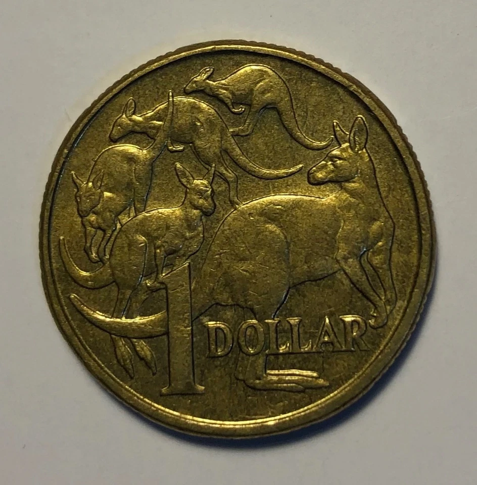 1985  AUSTRALIAN  $1 ONE DOLLAR  COIN VERY  NICE  AND  SHINNY  RARE  CIRCULATED - Image 3 of 4