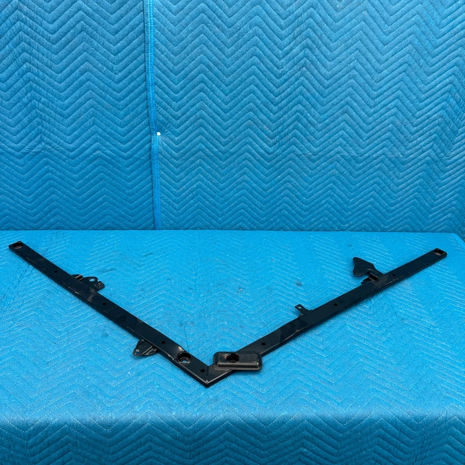 Barra inferior de soporte travesaño delantero BMW 325i 2006-2011 OEM 6768714 Foto 3 de 4