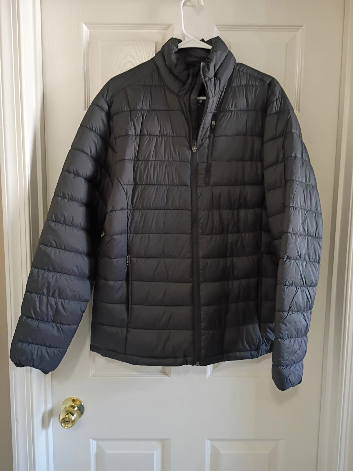 St. Johns Bay Men's Puffer Coat. New W/O Tags. Size M