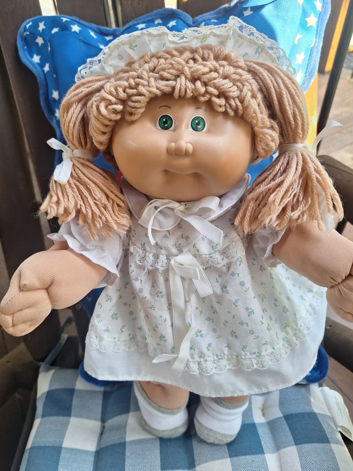 Beautiful Vintage Cabbage Patch  Girl In Vintage Outfit