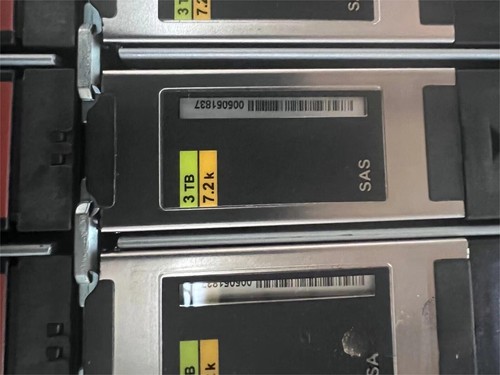 EMC 3TB 005052088 005051837 7.2K 3.5in 6Gbps SAS 512e Internal Hard Disk Drive - Afbeelding 2 van 3