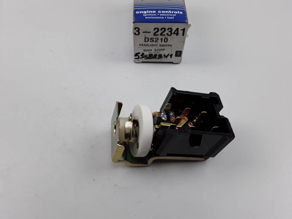 Interruptor de faros para Mercury Grand Marquis, Lynx, Cougar, Capri, Ford Ranger, Mustang Foto 2 de 4