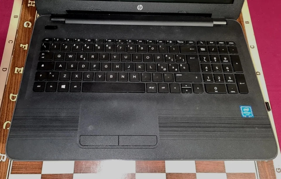 PORTATILE  HP 250 G5(COME NUOVO):(Unico Feedback Negativo Messo Ingiustamente!) - Immagine 3 di 4