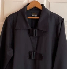 Linda Lundstrom Women Size 6 Jacket Coat Black Satiny Buckle Closure Lined