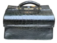 Late Victorian dark green crocodile leather Gladstone bag by Mappin & Webb