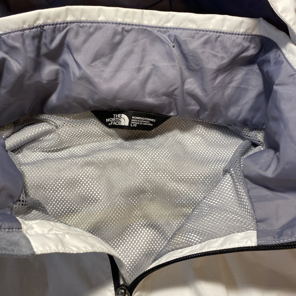 Chaqueta cortavientos grande para mujer THE NORTH FACE Dryvent, blanca/gris Foto 3 de 4