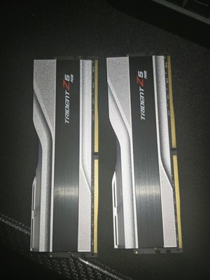 G.Skill Trident Z5 RGB DIMM Kit 64GB, DDR5-6000, CL30-40-40-96