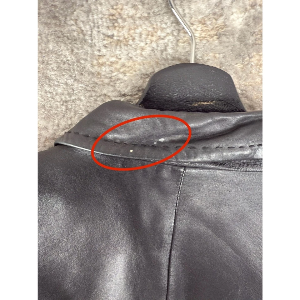 Chaqueta de Cuero Convington Talla M Moto Negra Muescas Manga Larga Botón Exterior Foto 2 de 4