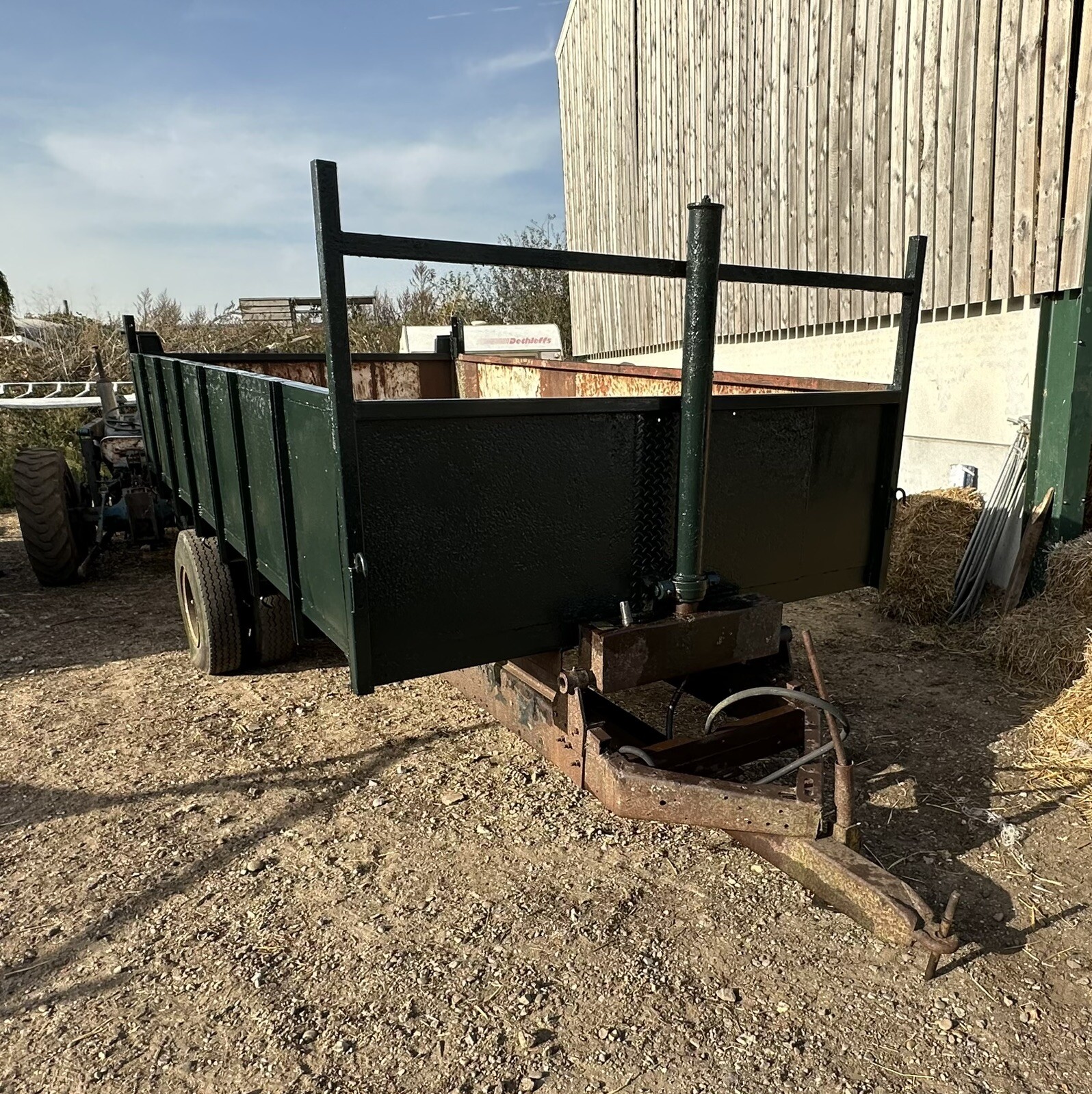 HORSE MUCK DUMP TIPPING TRAILER Farm Trailer eBay