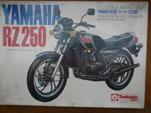 Maquette TSUKUDA 1/12 - Yamaha RZ250 En Métal