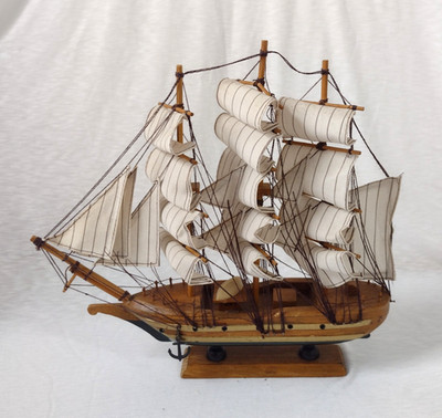 Konfekt Segelschiff Modell komplett gebaut Holz und Stoff gefertigt 31x34cm Vintage