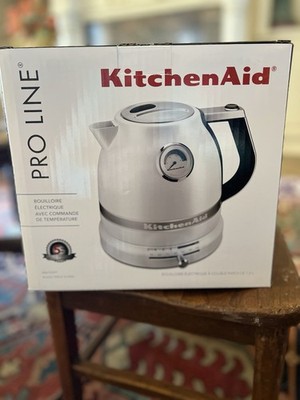 NEW KITCHEN AID PROLINE ELECTRIC KETTLE WHITE