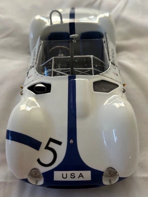 CMC 1:18 Maserati 300 S modèle de bloc moteur 1956 + Showcase M-110