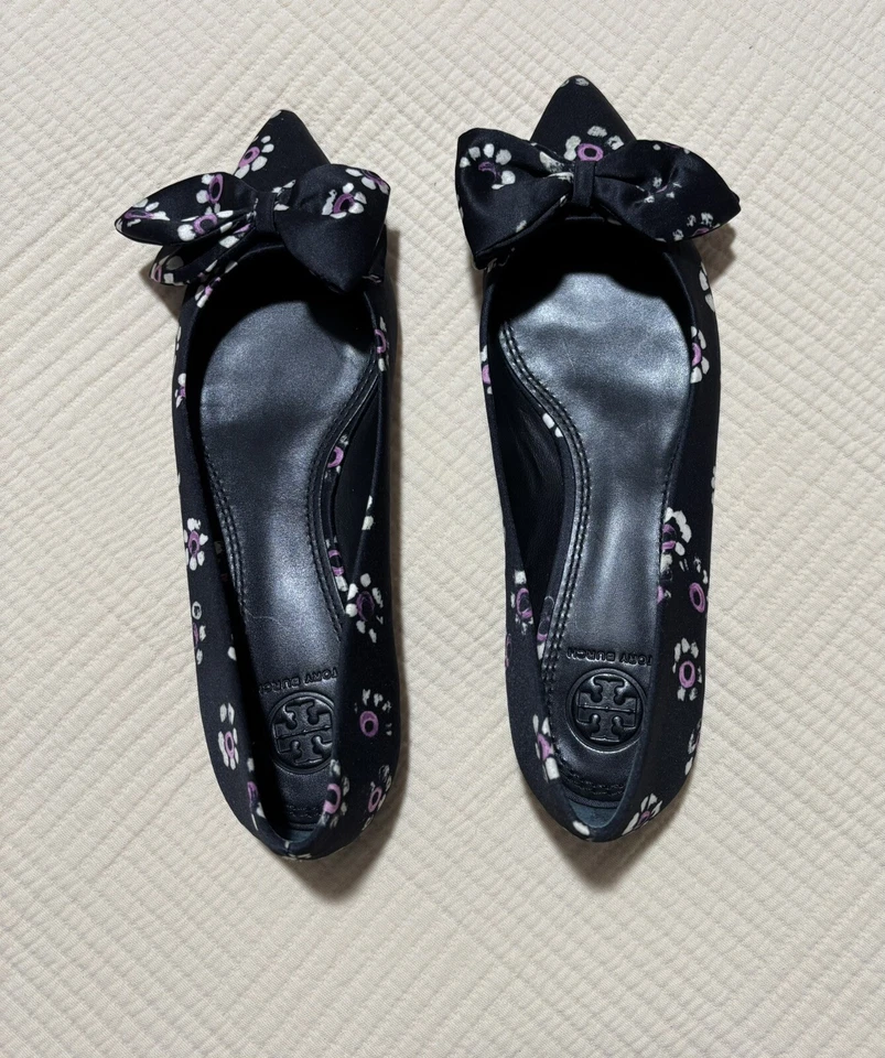 Sapatilhas Tory Burch Rosalind preto estampa floral cetim balé tamanho 5.5 - Imagem 2 de 4
