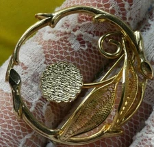 Vintage Flower 1 1/2" round 1/20th 14K GOLD FILLED BROOCH PIN BROACH 620 A25