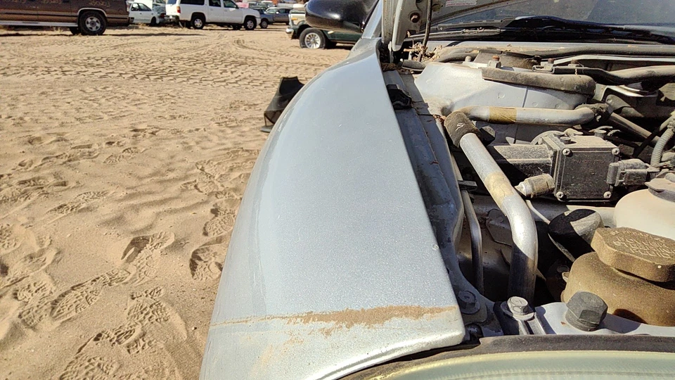 Guardabarros delantero derecho pasajero Mitsubishi Eclipse 2000-2005 A68 plata de ley Foto 3 de 4